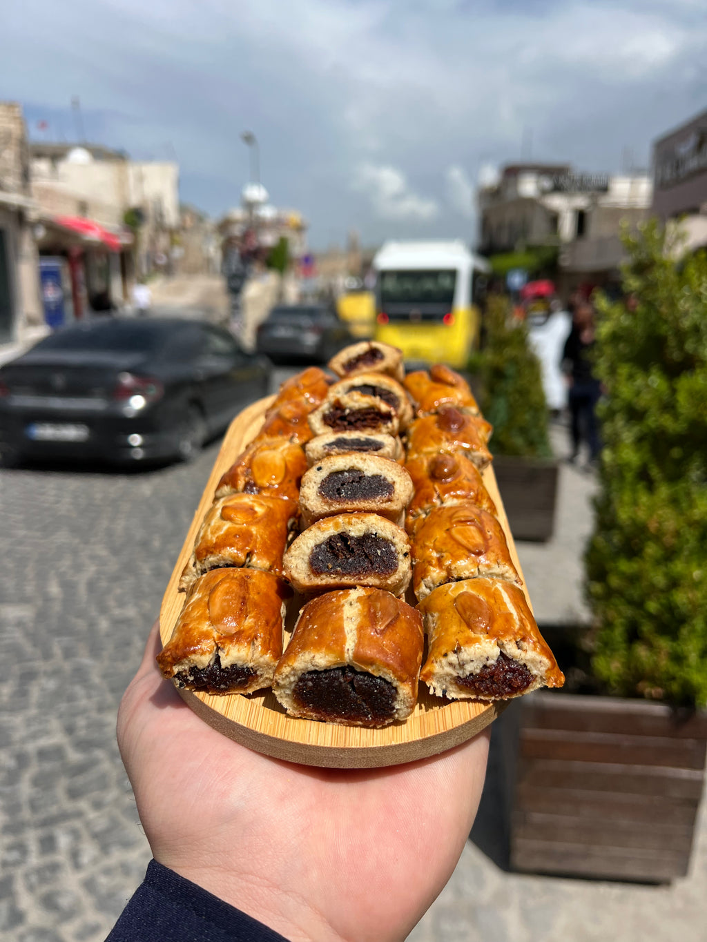 Şekersiz Bademli Hurmalı Süryani Çöreği